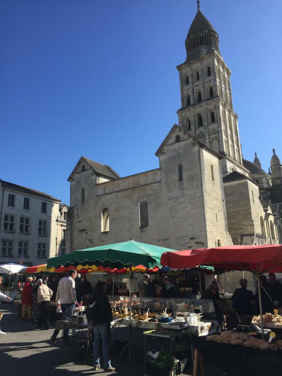 Corps Et Graphi Apartment Périgueux Екстериор снимка